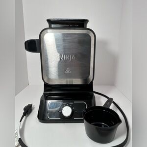 Ninja Black and Silver Belgium waffle maker - tested working